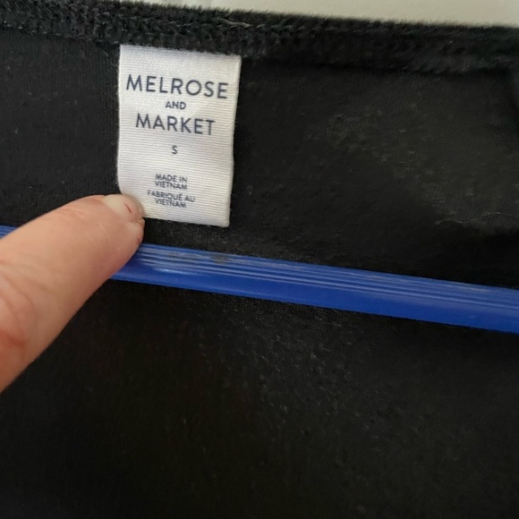 Cute velour top.  Melrose Hill.  Bottom of top is gathered!​​ - Picture 2 of 10